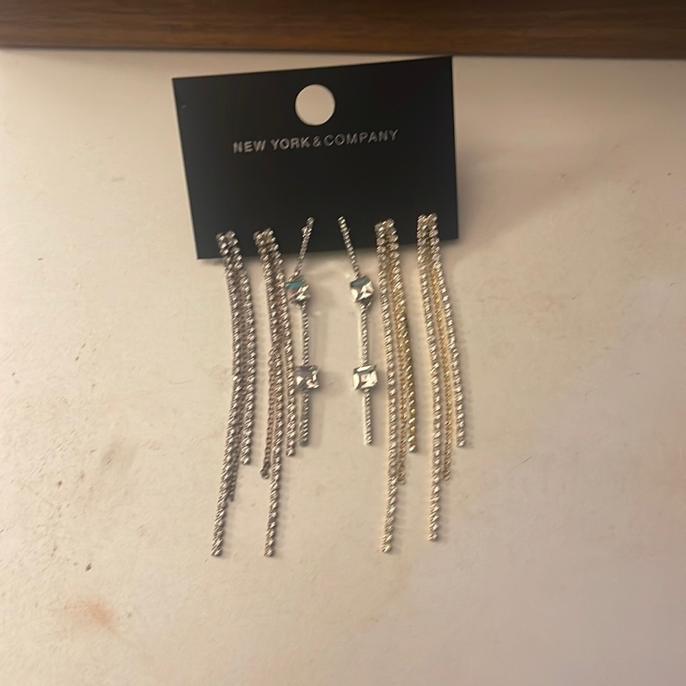 New York & Co dangle earrings